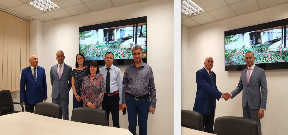 Ambassador visited Institute of Biology of Romania and met its Director Dr. Dumitru Murariu and other scientists from the Institute.